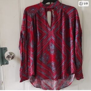 {$15 BUNDLED} FREE PEOPLE Red  Blue Patterned Open V- Neck Long Sleeve Blouse